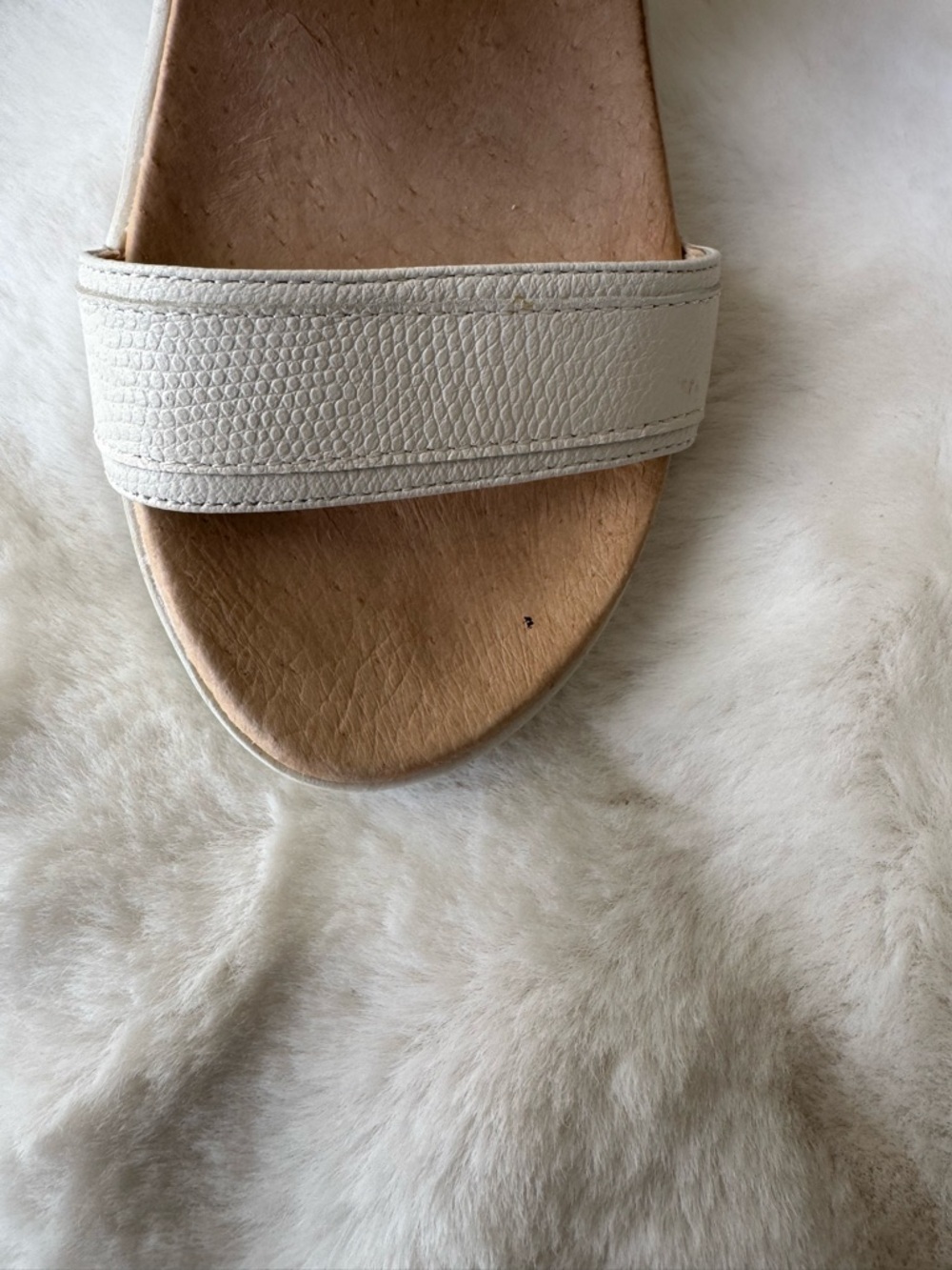 Dr. Scholl’s Original Collection Frill White with  Silver Buckle Sandals Size 6 - Picture 3 of 10